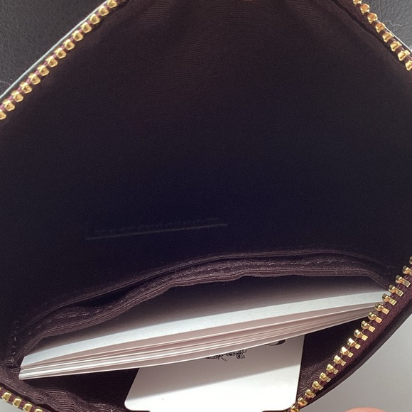 Coach Boxed Small Wristlet With Heart Glitter Raspberry Red BN w/ Tags - No Box - Picture 9 of 12